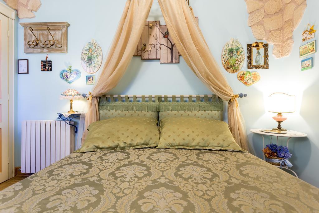 אסיסי Bed And Breakfast A Casa Delle Fate מראה חיצוני תמונה
