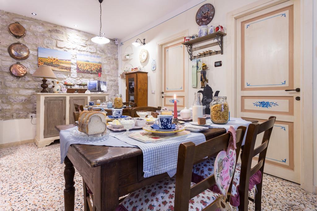 אסיסי Bed And Breakfast A Casa Delle Fate מראה חיצוני תמונה