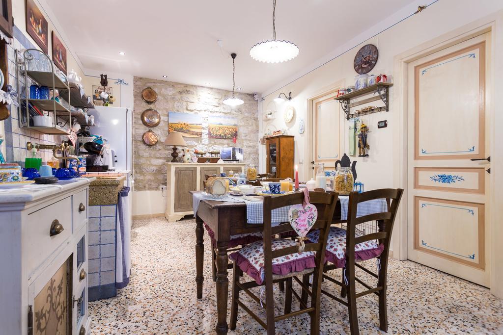 אסיסי Bed And Breakfast A Casa Delle Fate מראה חיצוני תמונה