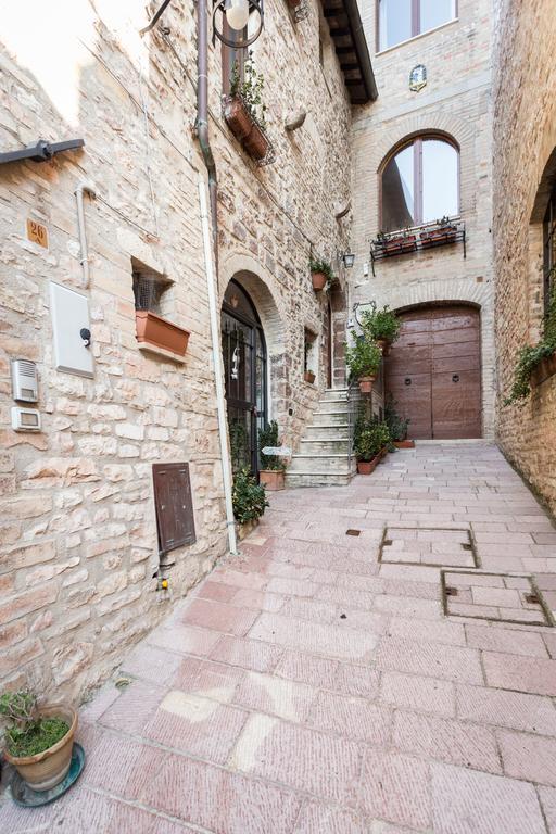 אסיסי Bed And Breakfast A Casa Delle Fate מראה חיצוני תמונה
