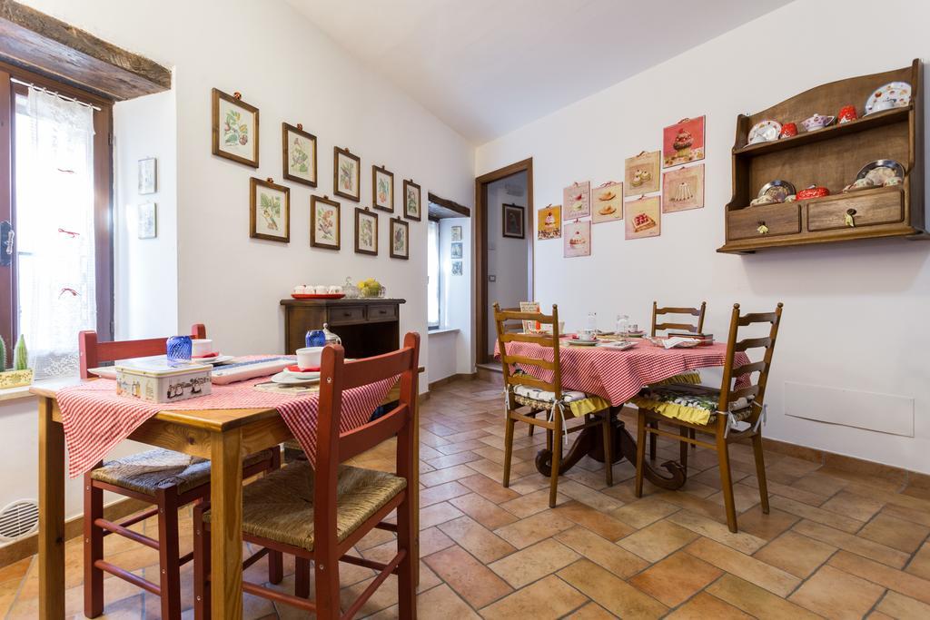 אסיסי Bed And Breakfast A Casa Delle Fate חדר תמונה