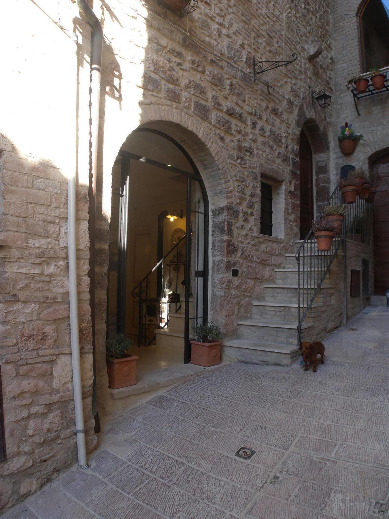 אסיסי Bed And Breakfast A Casa Delle Fate מראה חיצוני תמונה