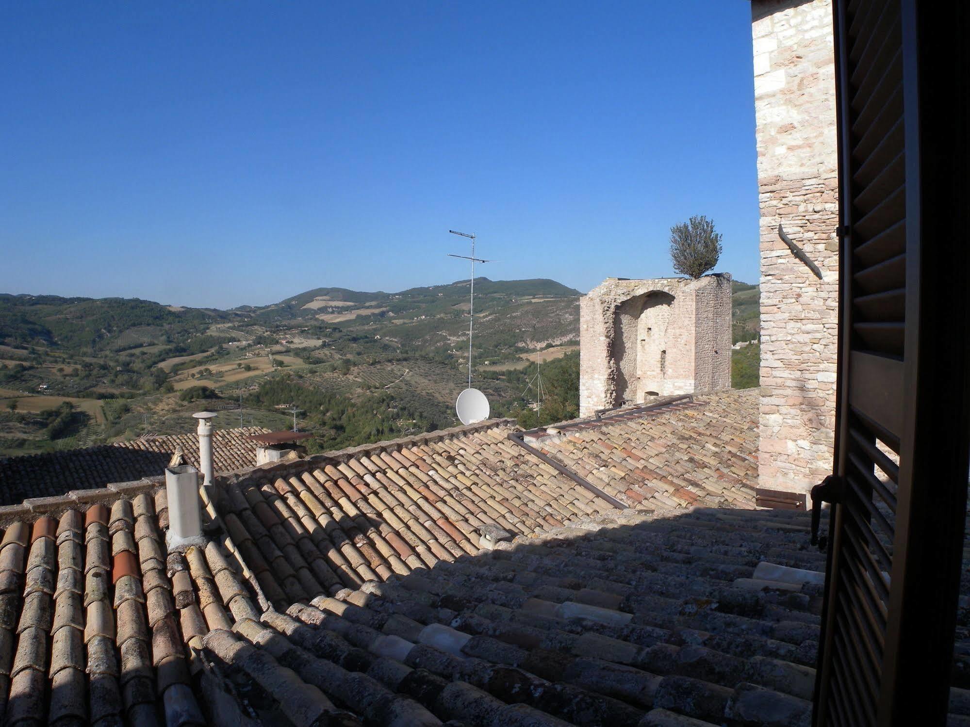 אסיסי Bed And Breakfast A Casa Delle Fate מראה חיצוני תמונה