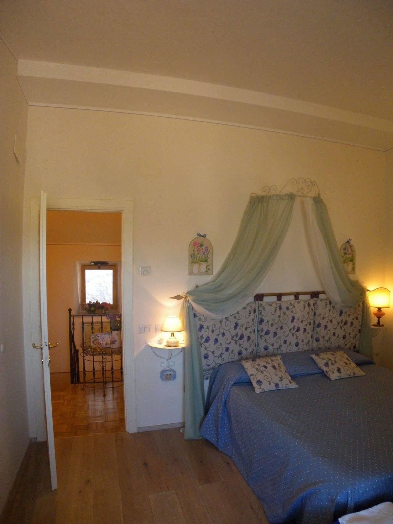 אסיסי Bed And Breakfast A Casa Delle Fate מראה חיצוני תמונה