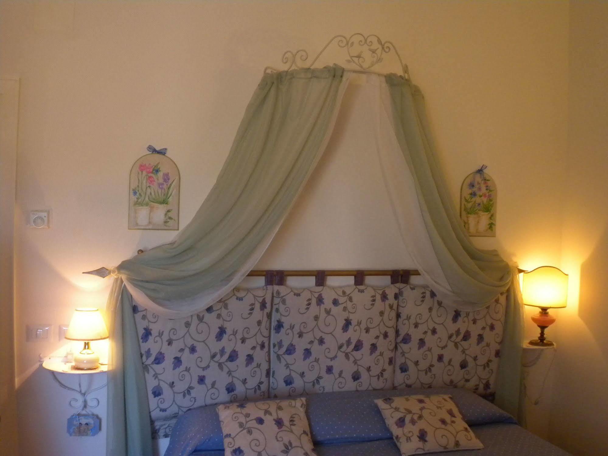 אסיסי Bed And Breakfast A Casa Delle Fate מראה חיצוני תמונה